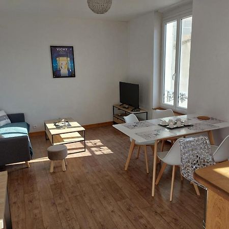 Appartement Proche Des Parcs Vichy Buitenkant foto