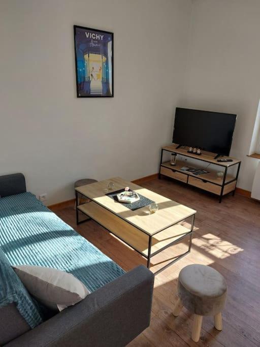 Appartement Proche Des Parcs Vichy Buitenkant foto